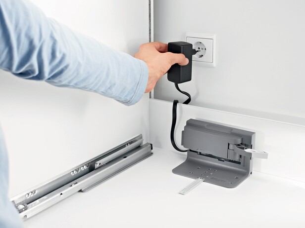 [01590] BLUM SERVO-DRIVE UNO DRAWER TOUCH SYSTEM