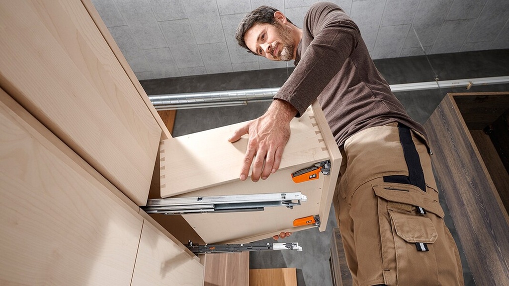 [101201667] BLUM MOVENTO UNDERMOUNT RUNNER (18" (450mm))